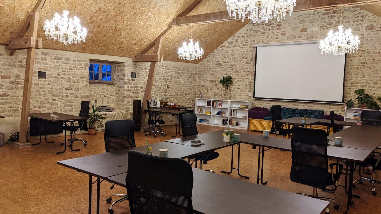 https://mapmelon-files.s3.amazonaws.com/images%2F20221201110248607_chateau5.jpg
