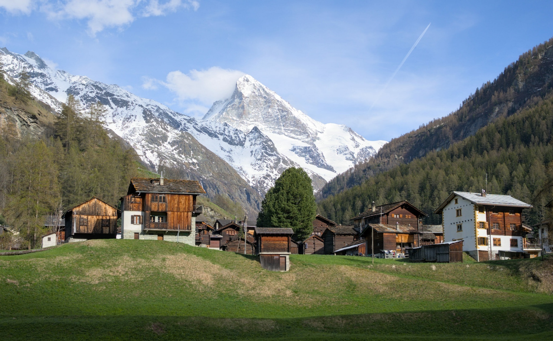 https://mapmelon-files.s3.amazonaws.com/images%2F20230802160450269_les-hauderes-val-d-herens.jpg